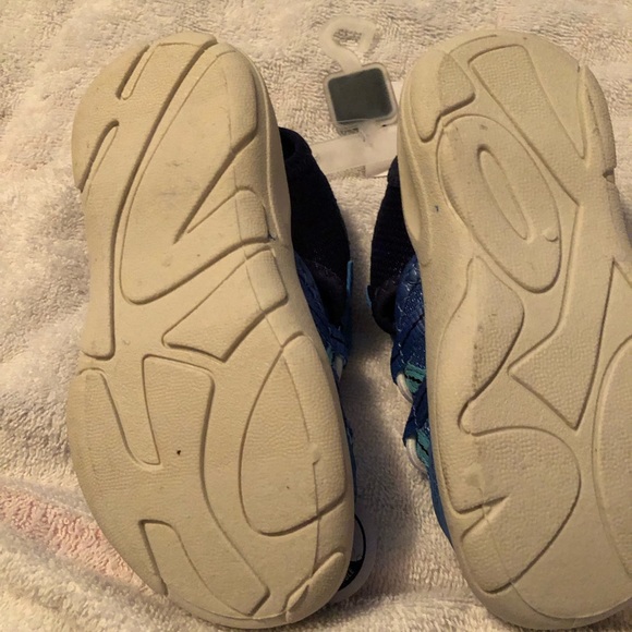 Oshkosh Toddlers shoes - Picture 6 of 6